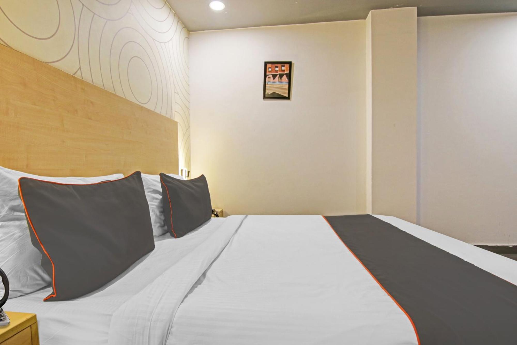 Hotel Collection O Slf Mall Sector 30 Faridabad Exterior foto
